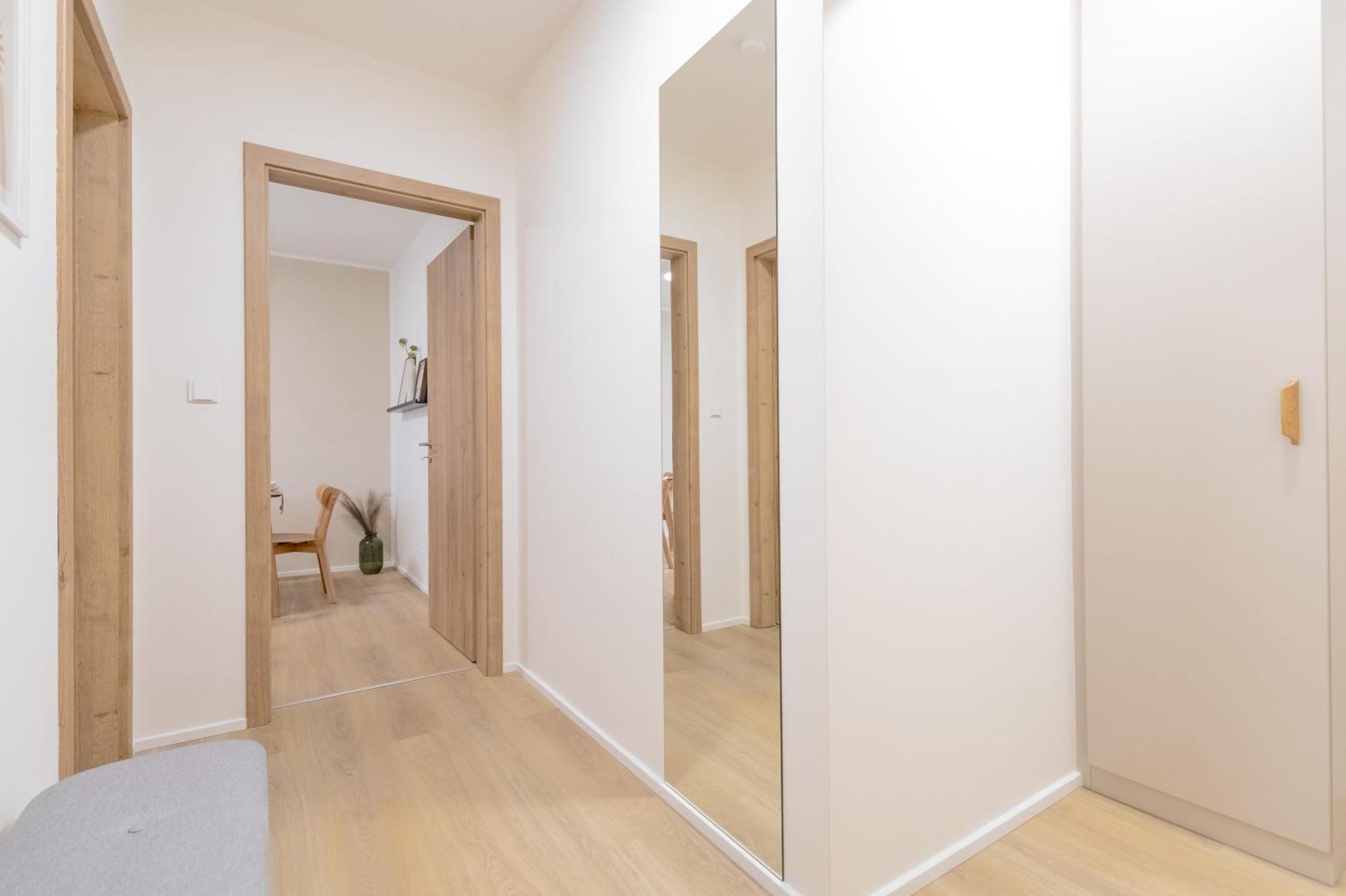 Bright 2Br - 8Th Floor, Balcony, Free Parking - By Gravity Prague Apartment Exterior photo