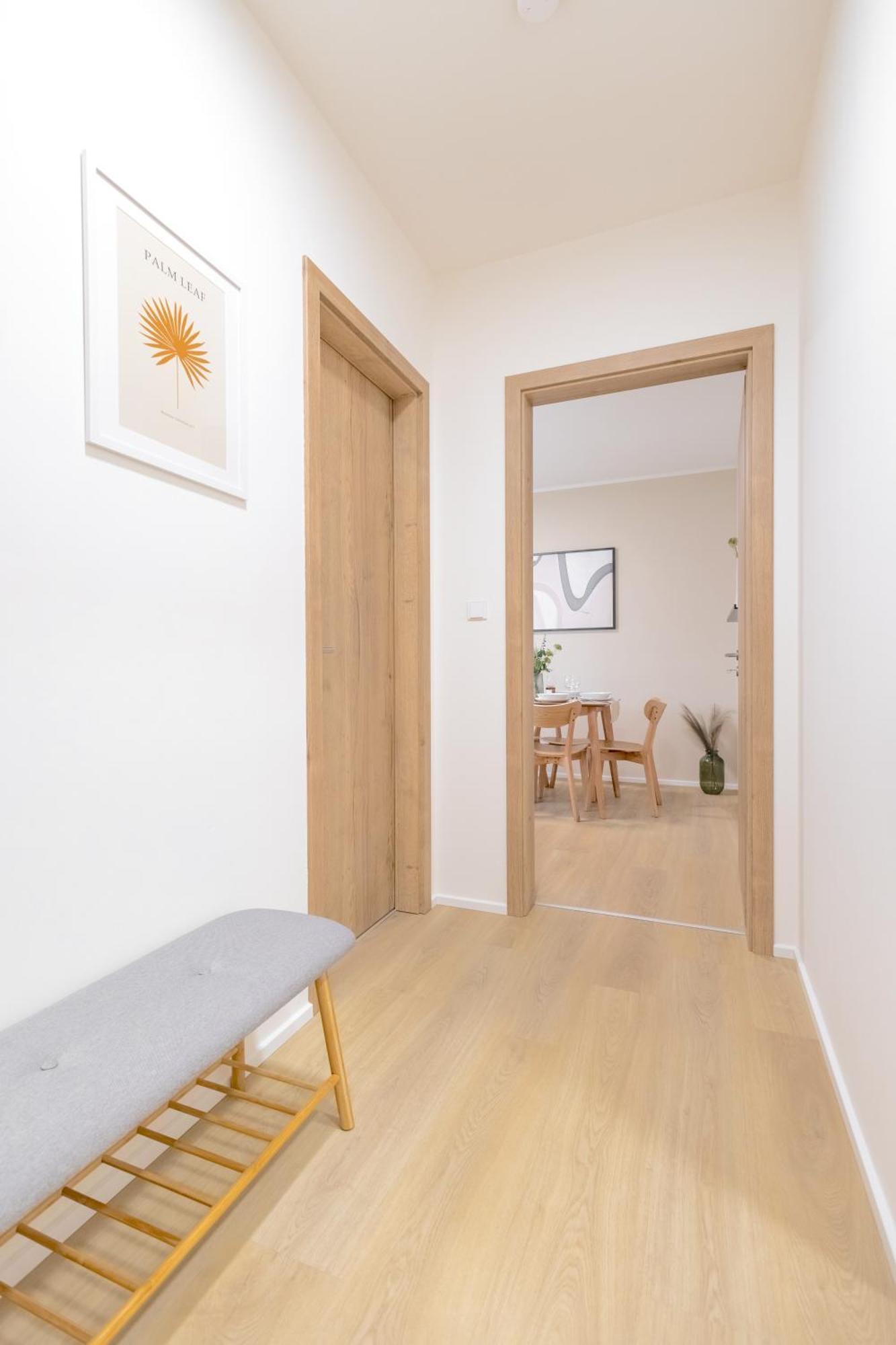 Bright 2Br - 8Th Floor, Balcony, Free Parking - By Gravity Prague Apartment Exterior photo
