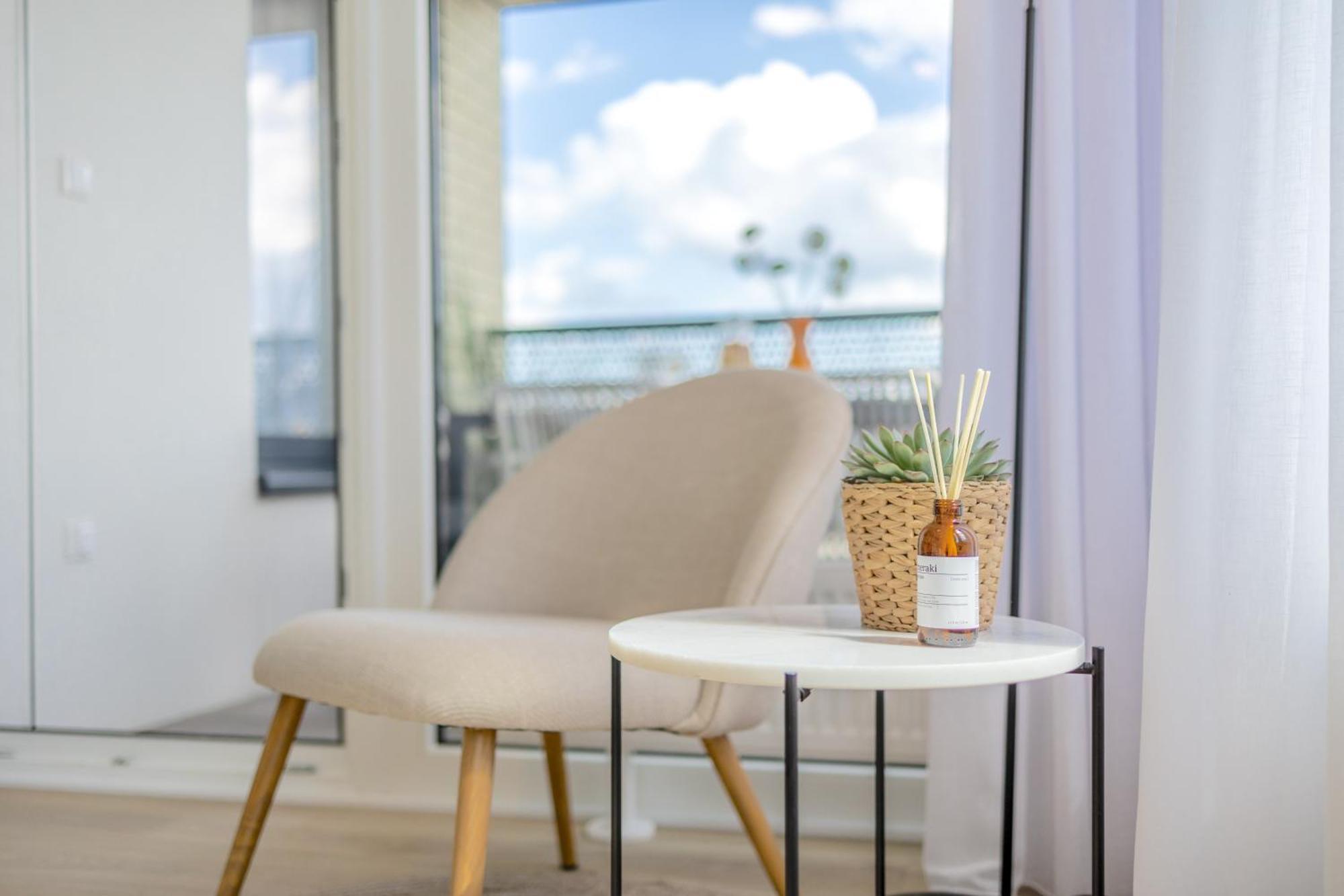 Bright 2Br - 8Th Floor, Balcony, Free Parking - By Gravity Prague Apartment Exterior photo